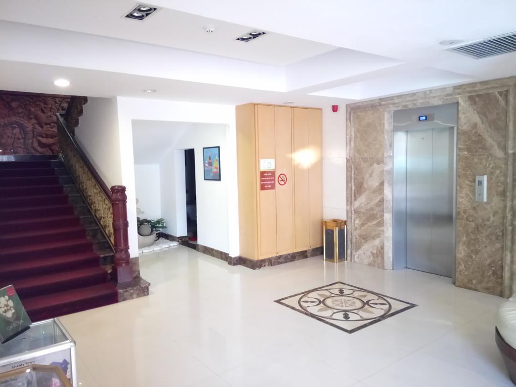 Discovery Hotel Phnom Penh Esterno foto
