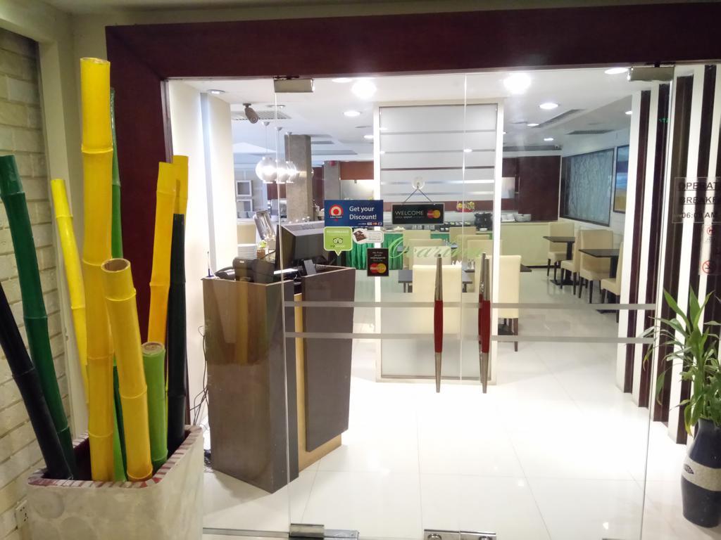 Discovery Hotel Phnom Penh Esterno foto