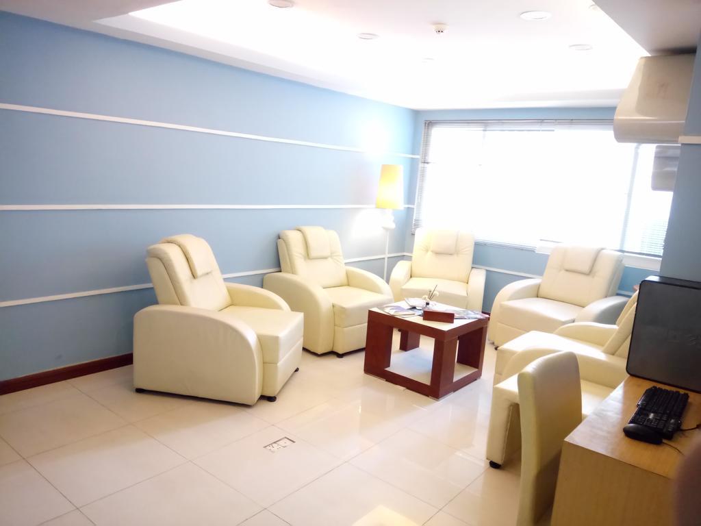 Discovery Hotel Phnom Penh Esterno foto