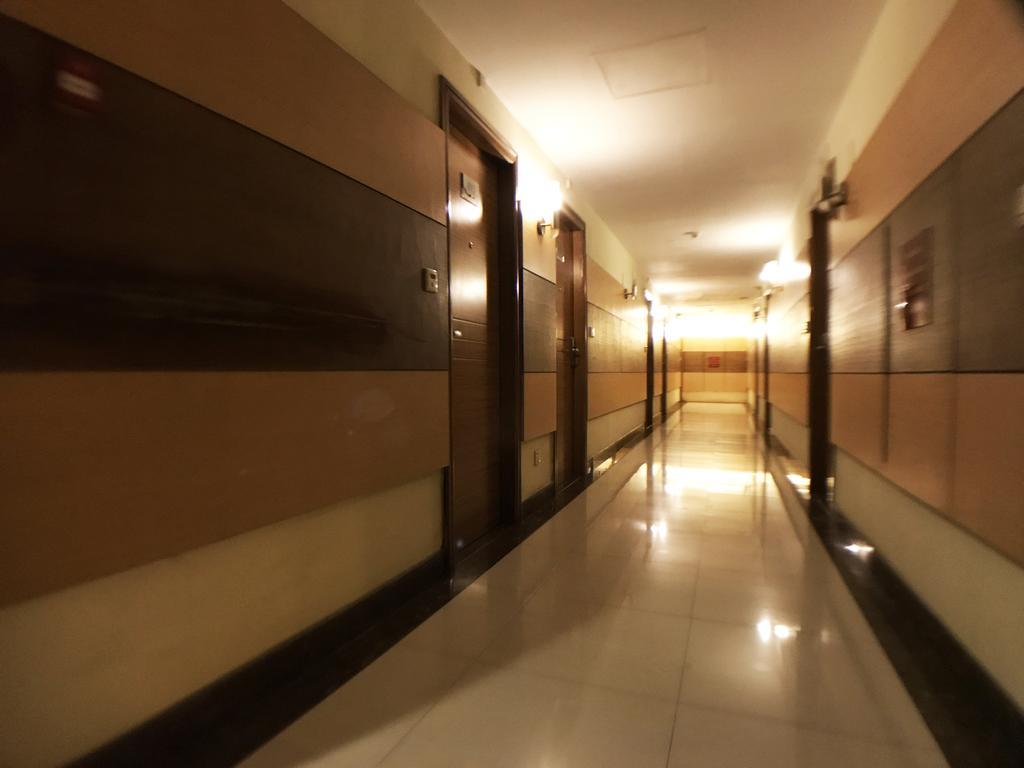 Discovery Hotel Phnom Penh Esterno foto