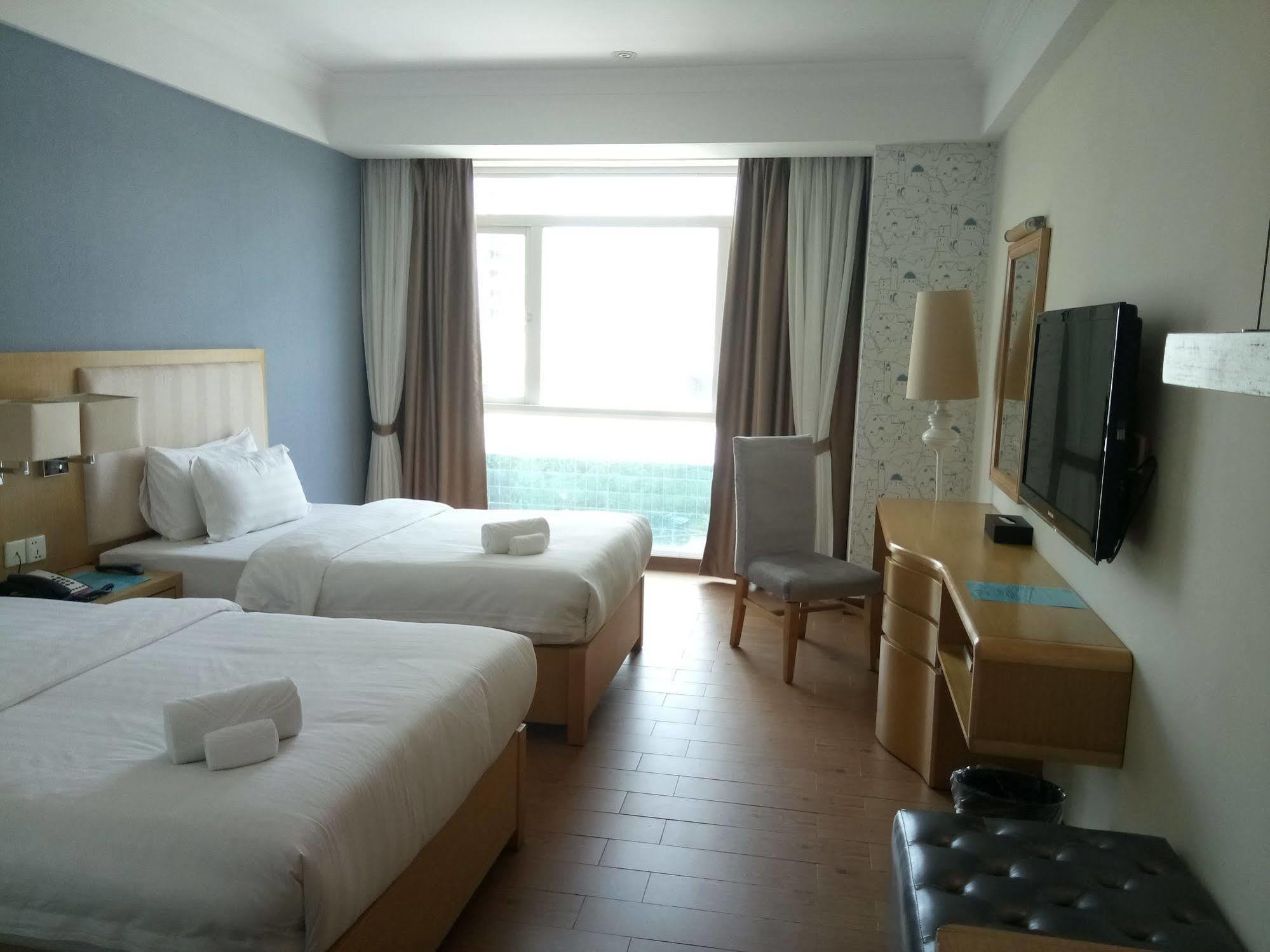 Discovery Hotel Phnom Penh Esterno foto
